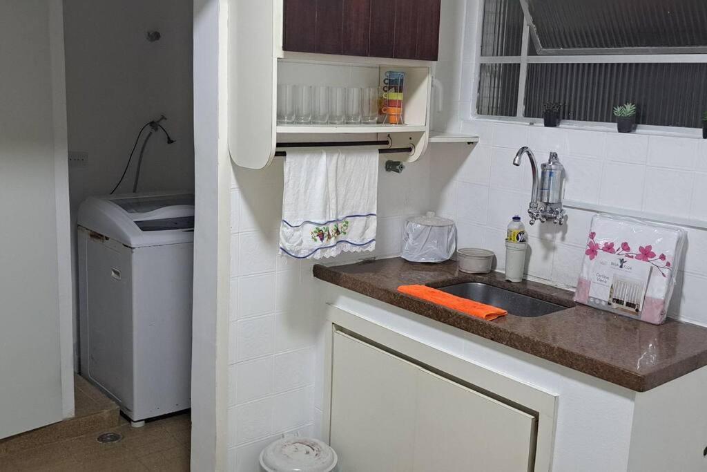 Apartamento Charmoso A 400Mts Da Praia Da Enseada Guarujá Buitenkant foto